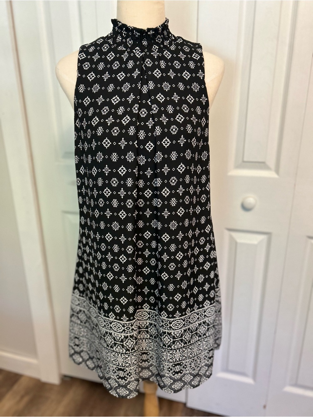 Speechless Black and White Sleeveless Smocked Neck Dress